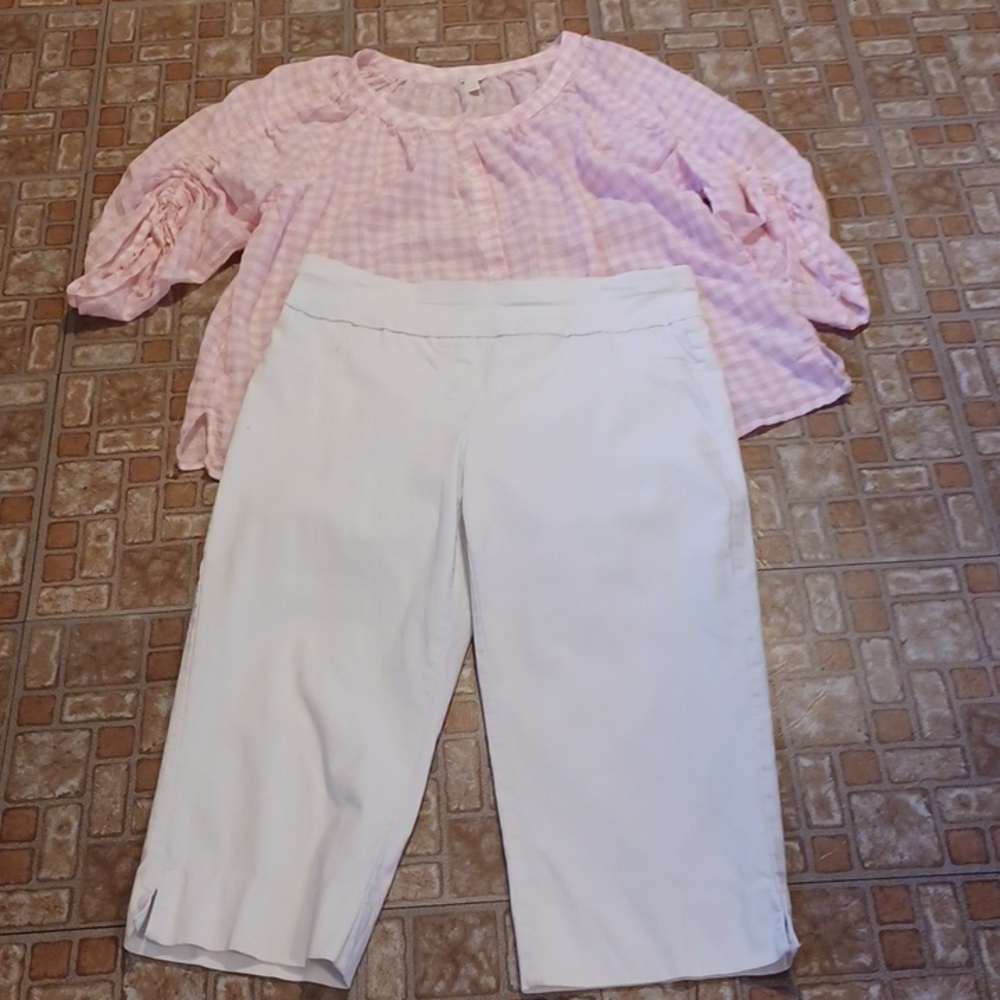 Ruby Rd. White Pull On Capris Size 16W Cato's 18/20 Top